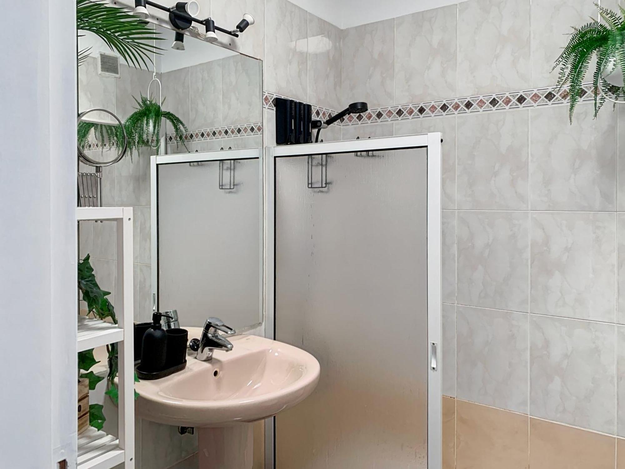 Habitaciones Privadas Cerca De La Playa Y Aeropuerto En Casa Compartida Con Otros Huespedes ปลายาออนดา ภายนอก รูปภาพ
